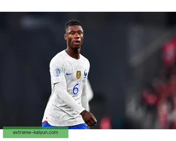 卡马文加在欧冠赛场上的表现持续提升，成为球队后防线的重要支柱