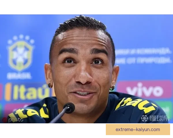 达尼洛多位置价值分析：适应多种角色，助力球队战术灵活性提升