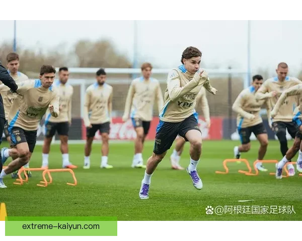 斯卡洛尼执教风格逐渐显现,带领阿根廷足球迎来新篇章 斯卡洛尼执教风格逐渐显现,带领阿根廷足球迎来新篇章